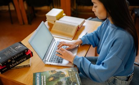 How to immigrate to the UK through study loan